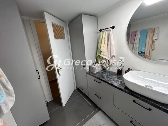 Stunning 3-Bedroom Apartment in Athens' Vibrant Mavili Square, Ilisia - Photo 10