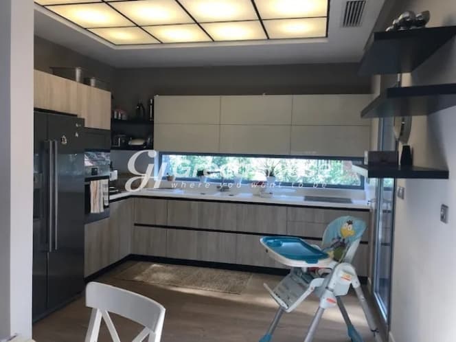 Luxurious 3-Bedroom Maisonette with Pool & Garden in Nea Kifissia - Photo 4