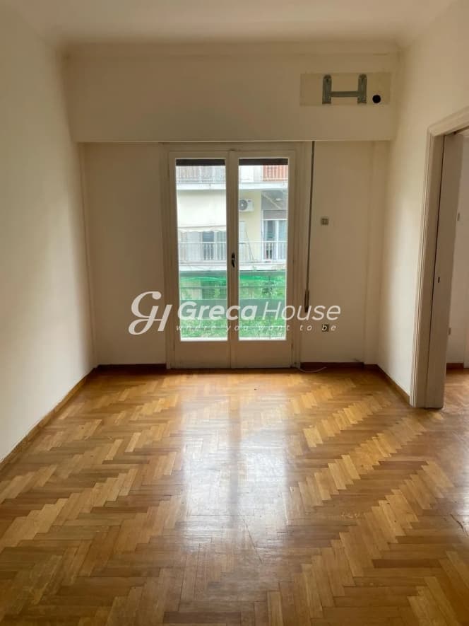 Bright 3-Bedroom Apartment for Sale in Vibrant Pagrati, Athens - Photo 4