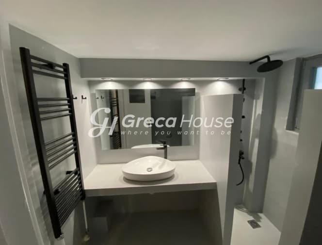 Renovated 2-Bedroom Apartment in Piraeus Port - Photo 3