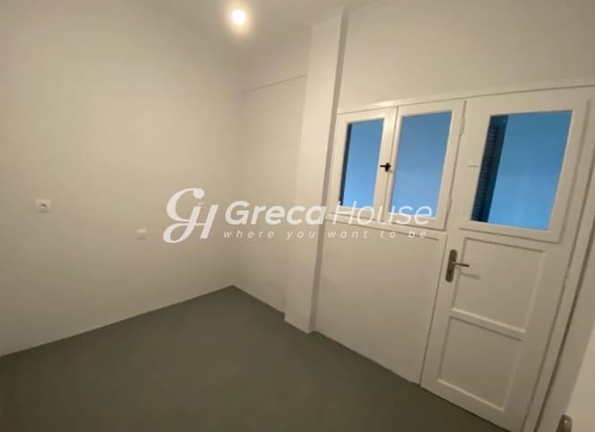 Renovated 2-Bedroom Apartment in Piraeus Port - Photo 5