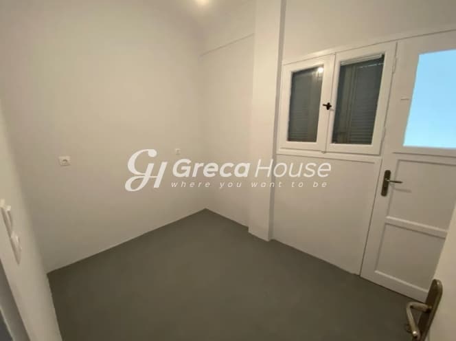 Renovated 2-Bedroom Apartment in Piraeus Port - Photo 9