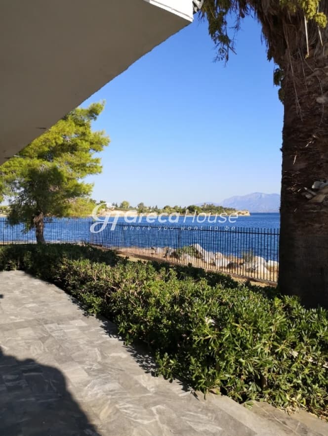 Παραθαλάσσια βίλα στην Εύβοια με απεριόριστη θέα θάλασσα - Φωτογραφία 10