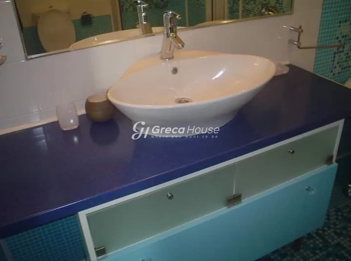 דירה מדהימה בגודל 154 מ"ר רק 10 מ' מהים בקיאטו, קורינתיה - תמונה 8