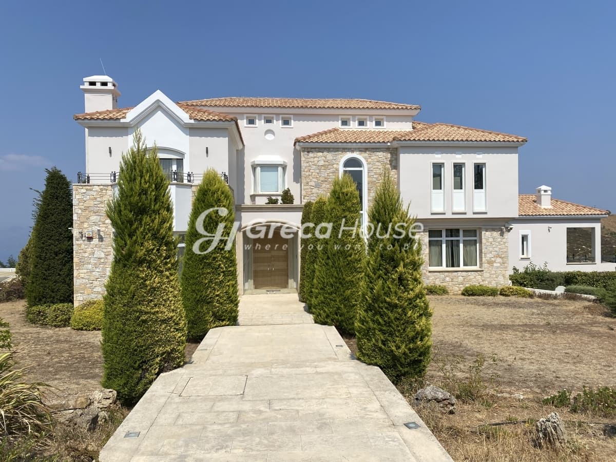 Unique Luxury Villa with Expansive Plot near Athens. An Investment Opportunity in Attica - Photo 1