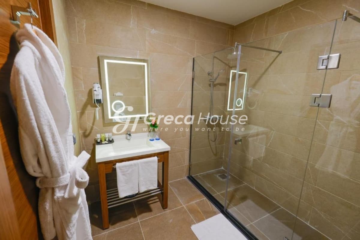 Patras – Fully Renovated Seaside Hotel for Sale with High Investment Return - Photo 7
