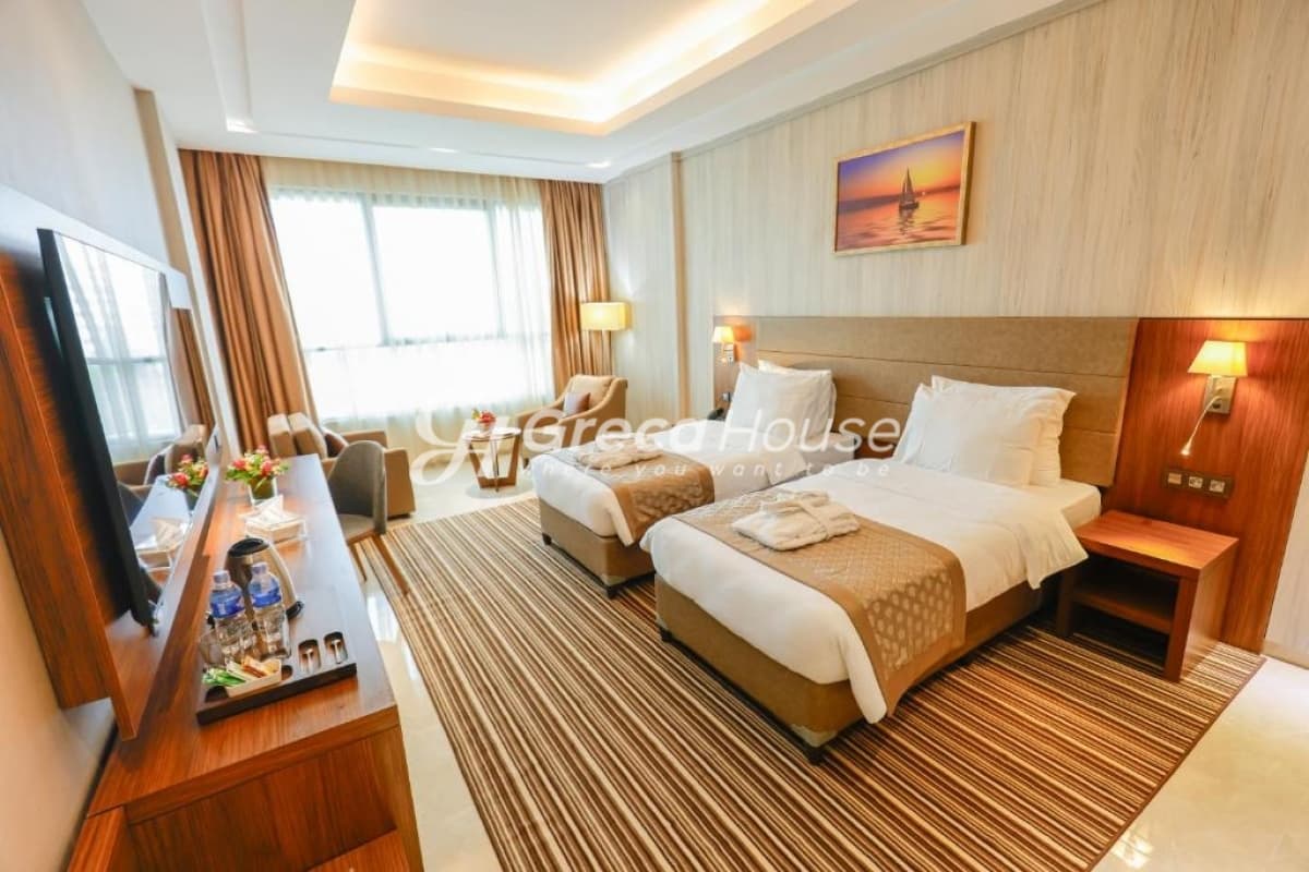 Patras – Fully Renovated Seaside Hotel for Sale with High Investment Return - Photo 8