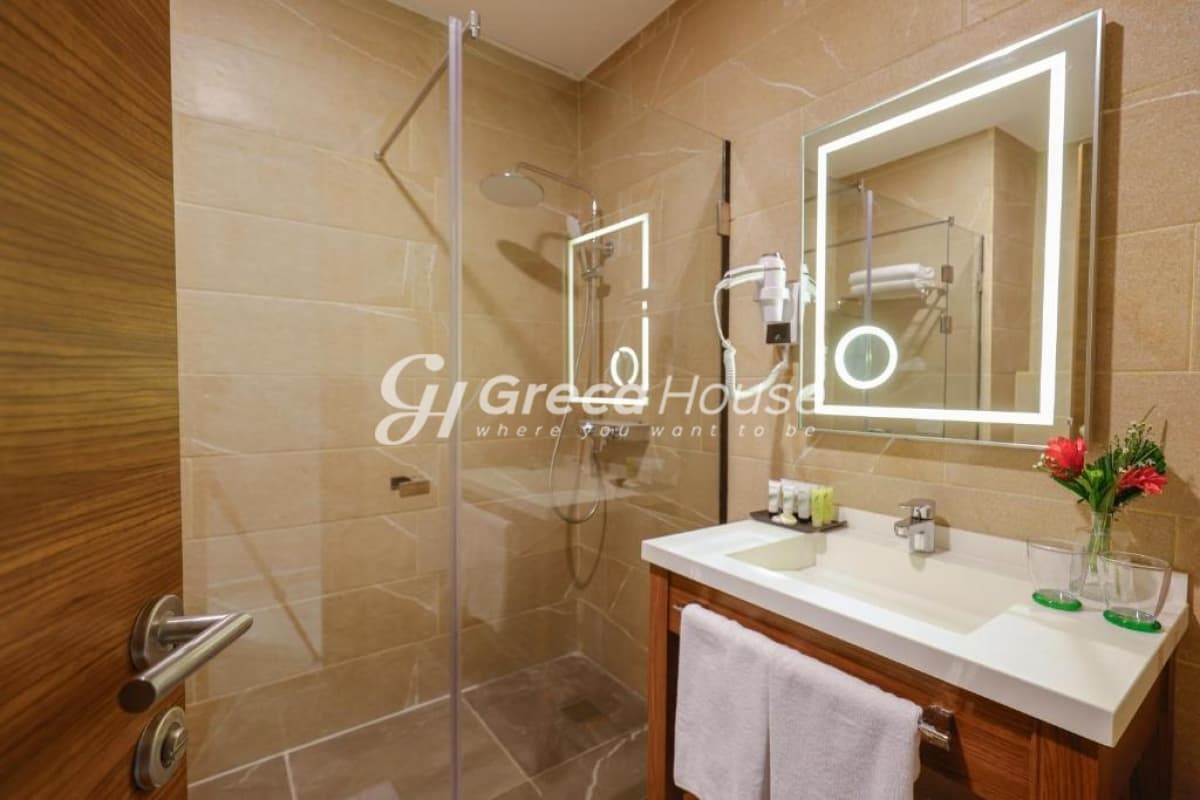 Patras – Fully Renovated Seaside Hotel for Sale with High Investment Return - Photo 4