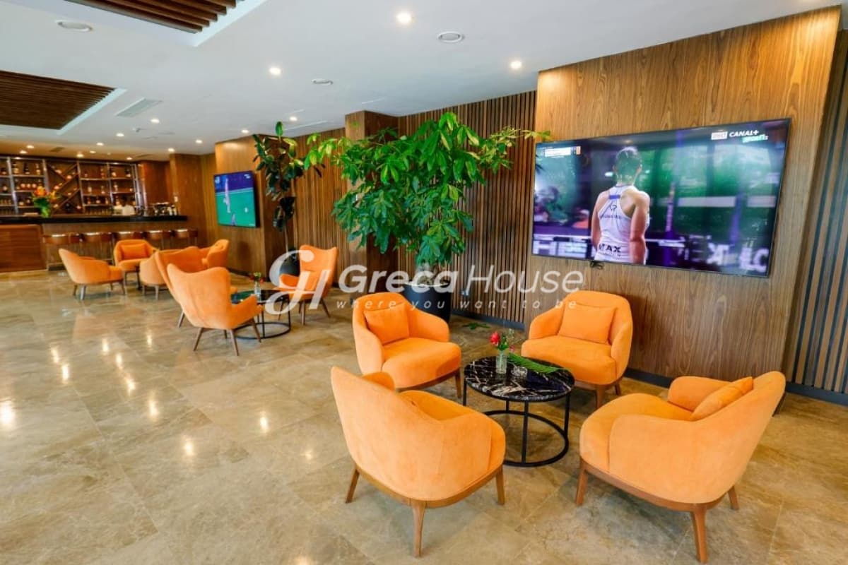 Patras – Fully Renovated Seaside Hotel for Sale with High Investment Return - Photo 2