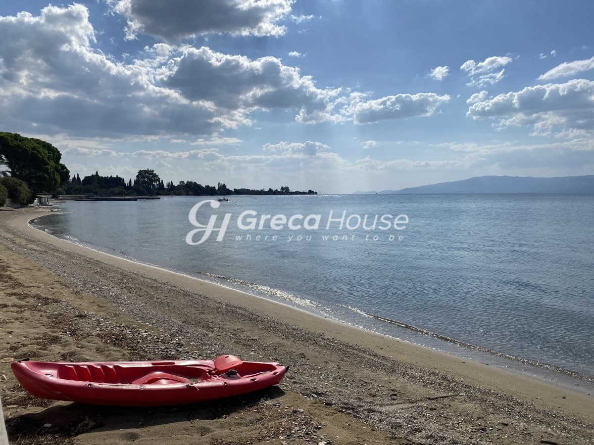 Seaside Villa in Evia with Panoramic Sea Views - Prime Investment Opportunity - Photo 1