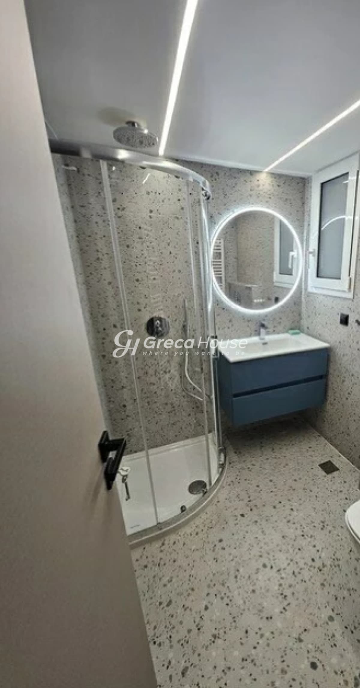 Renovated 2-Bedroom Apartment for Sale in Ano Kypseli, Athens - Photo 7