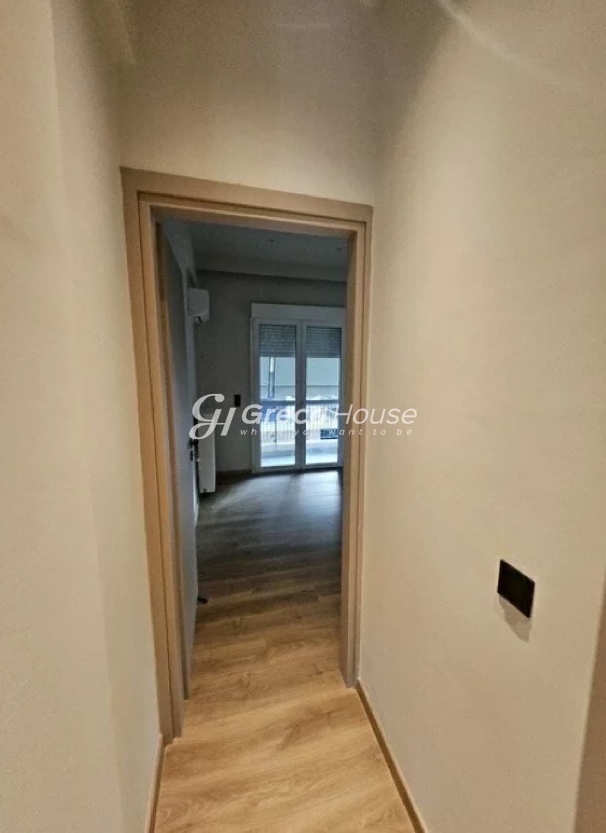 Renovated 2-Bedroom Apartment for Sale in Ano Kypseli, Athens - Photo 13