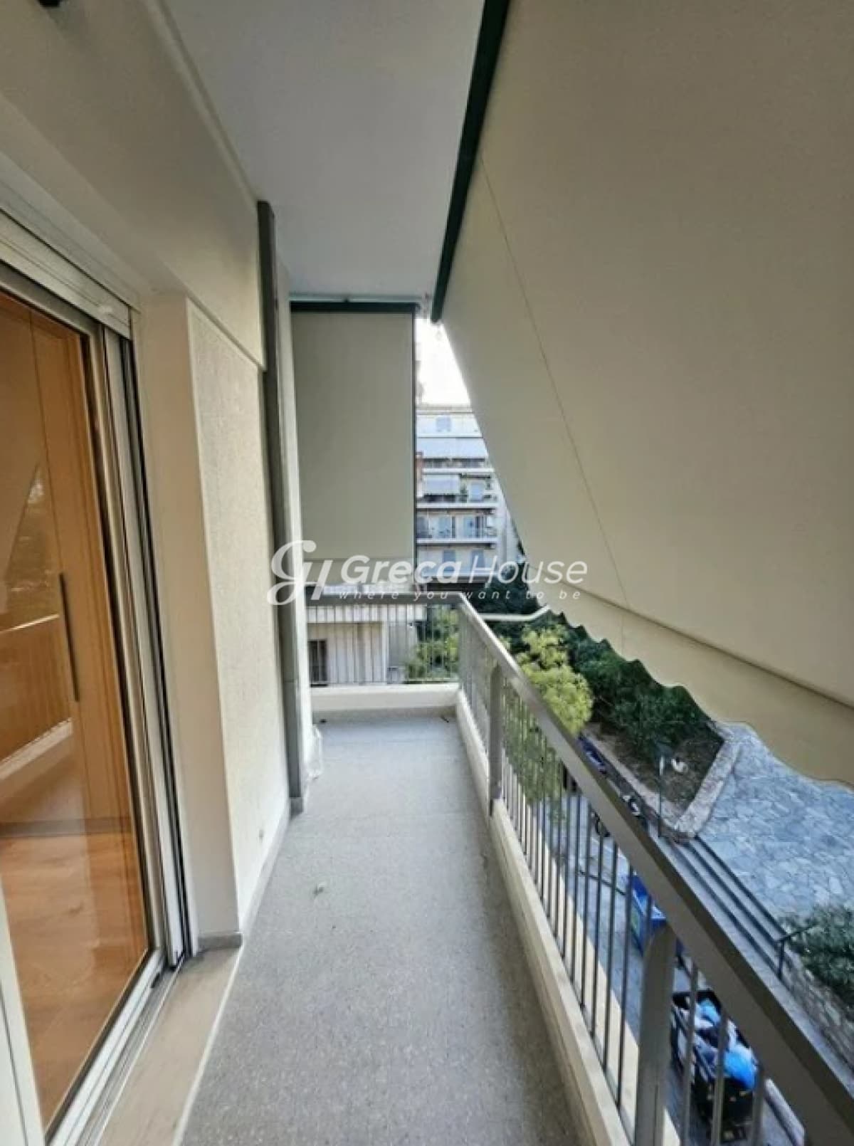 Renovated 2-Bedroom Apartment for Sale in Ano Kypseli, Athens - Photo 2
