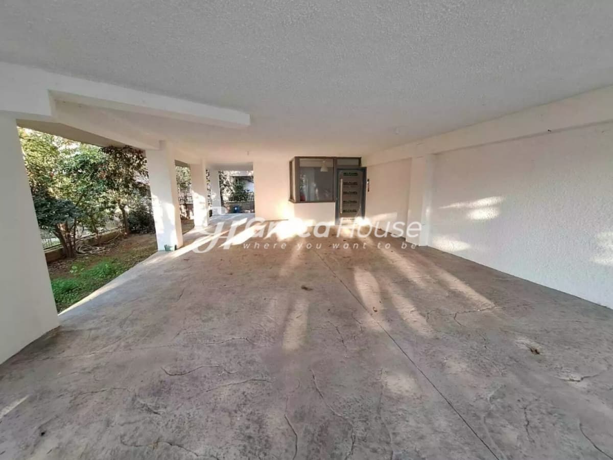 Luxury Renovated 3-Level Building for Sale in Holargos – Ideal Investment Choice - Photo 5