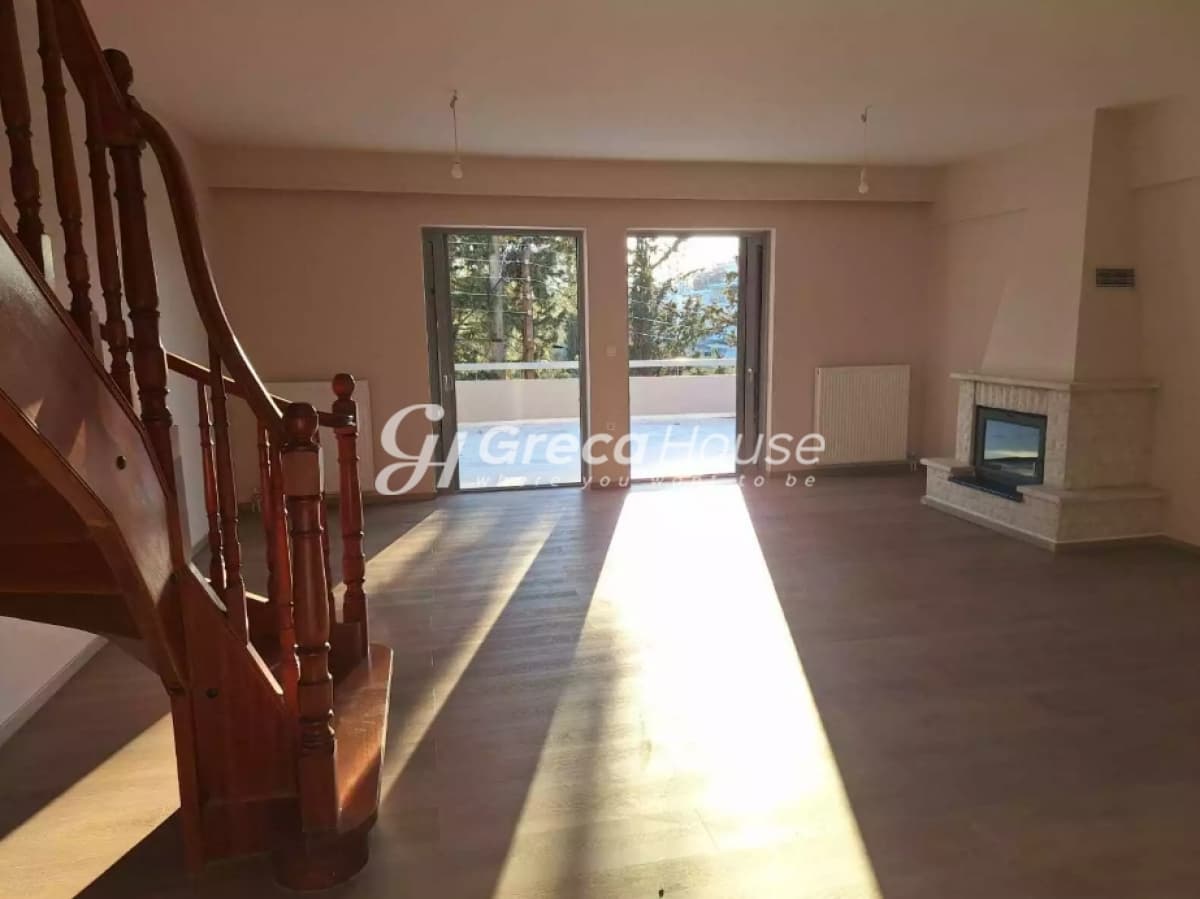 Luxury Renovated 3-Level Building for Sale in Holargos – Ideal Investment Choice - Photo 2