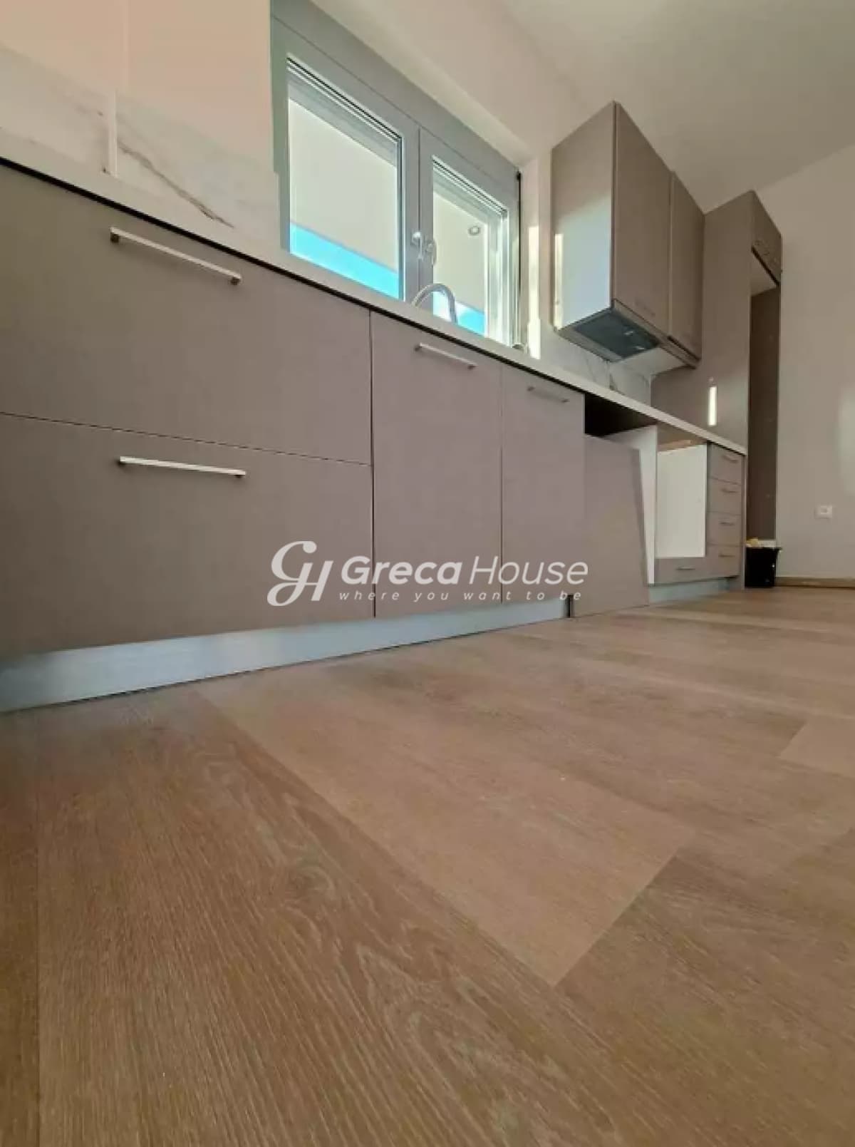 Luxury Renovated 3-Level Building for Sale in Holargos – Ideal Investment Choice - Photo 3