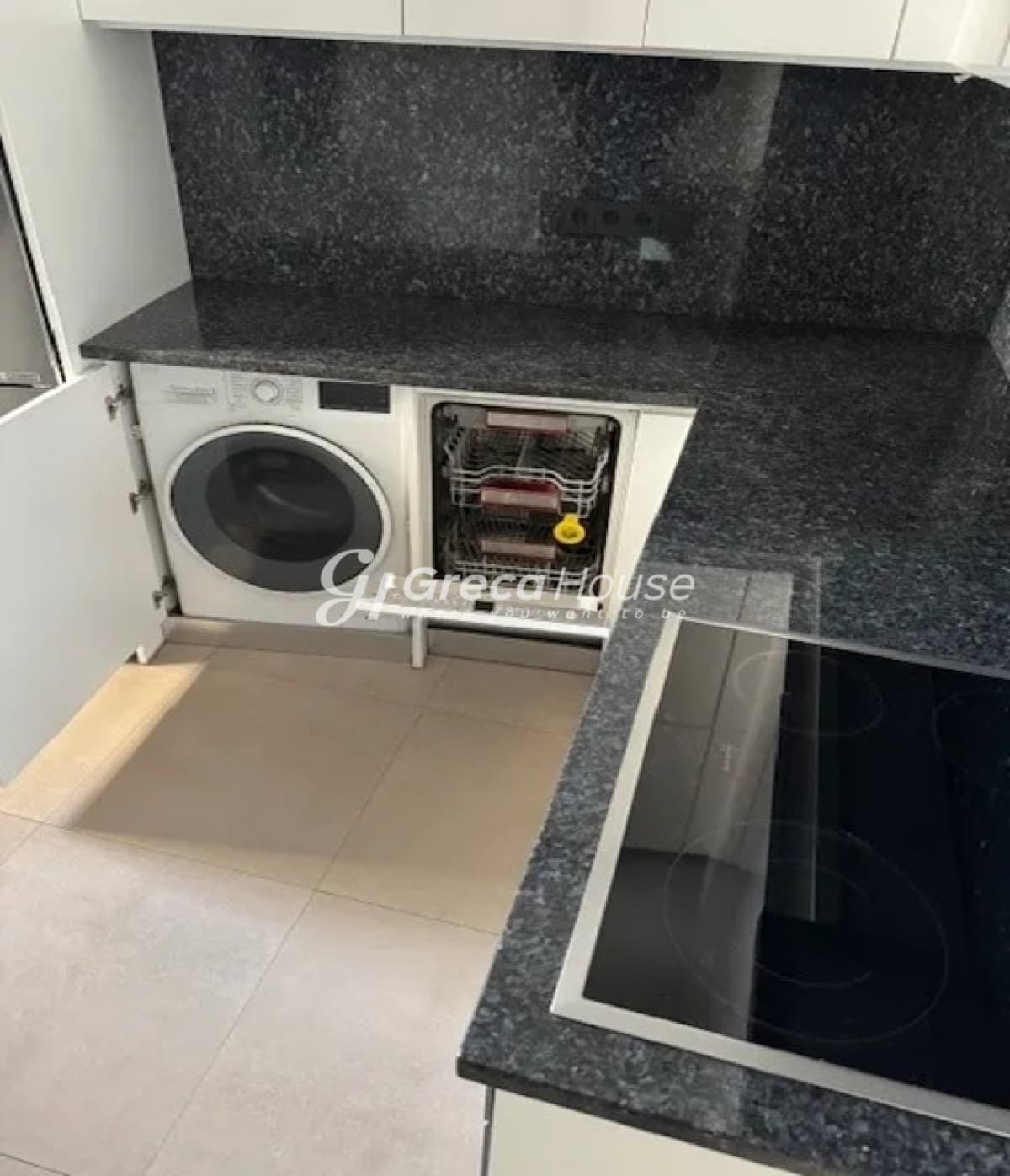 Renovated 73 sq.m. Apartment for Sale in Pagrati – Prime Location near Metro - Photo 3