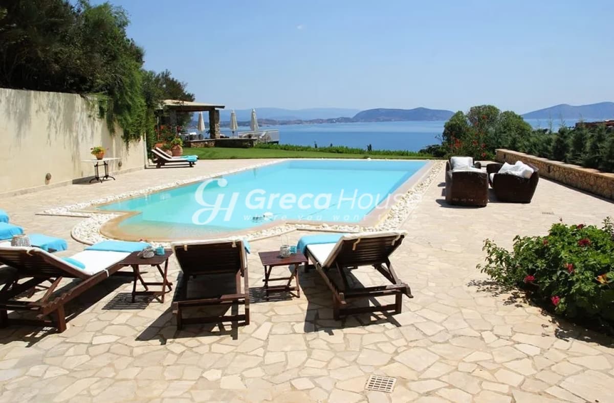 Πολυτελής Παραθαλάσσια Βίλα στο Πόρτο Χέλι – Ιδιωτική Πισίνα & Πανοραμική Θέα - Φωτογραφία 1