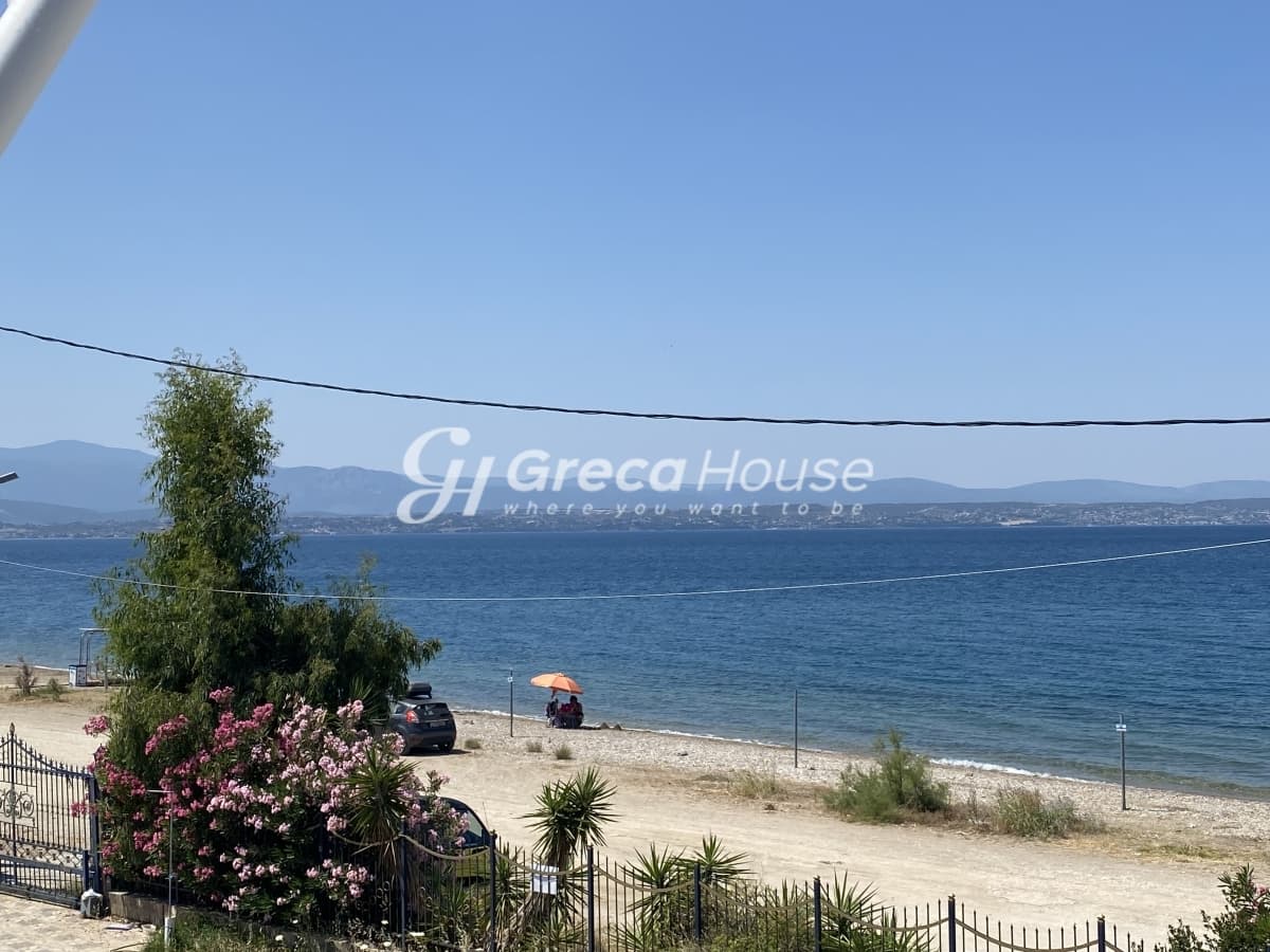 Beachfront Two-Level Villa with Private Garden in Malakonta Eretria, Evia – 10 Meters from the Sea - Photo 35
