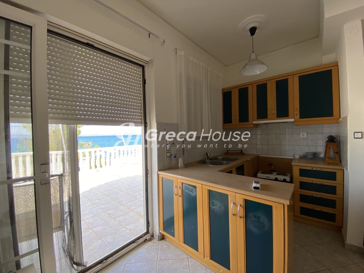 Beachfront Two-Level Villa with Private Garden in Malakonta Eretria, Evia – 10 Meters from the Sea - Photo 32