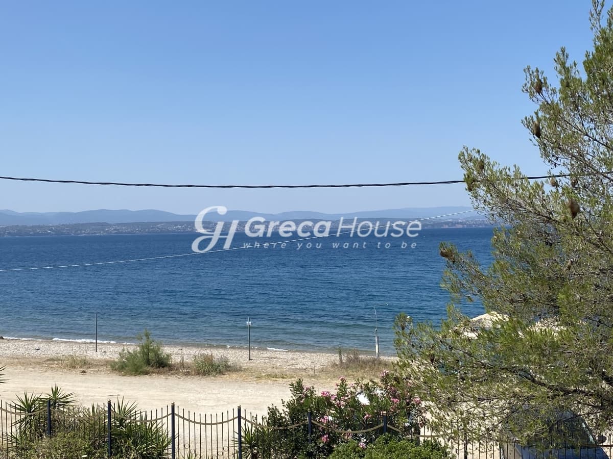 Beachfront Two-Level Villa with Private Garden in Malakonta Eretria, Evia – 10 Meters from the Sea - Photo 25