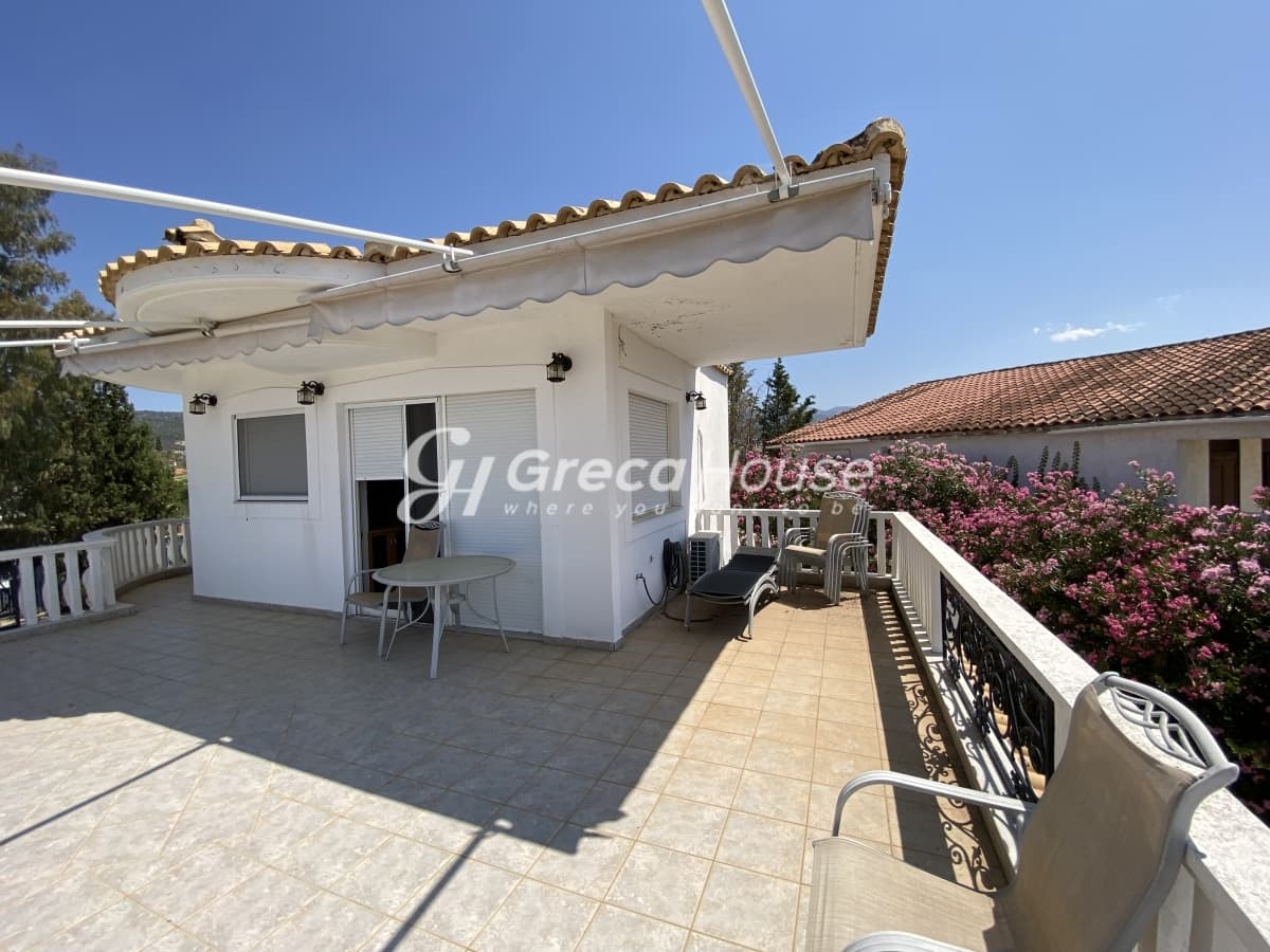 Beachfront Two-Level Villa with Private Garden in Malakonta Eretria, Evia – 10 Meters from the Sea - Photo 10