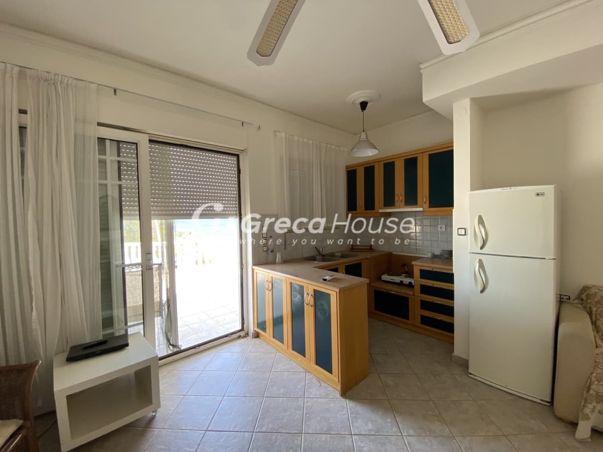 Beachfront Two-Level Villa with Private Garden in Malakonta Eretria, Evia – 10 Meters from the Sea - Photo 5