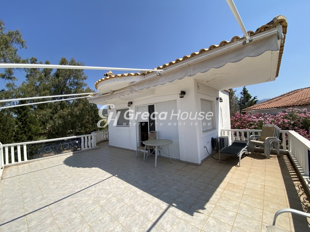Beachfront Two-Level Villa with Private Garden in Malakonta Eretria, Evia – 10 Meters from the Sea - Photo 48