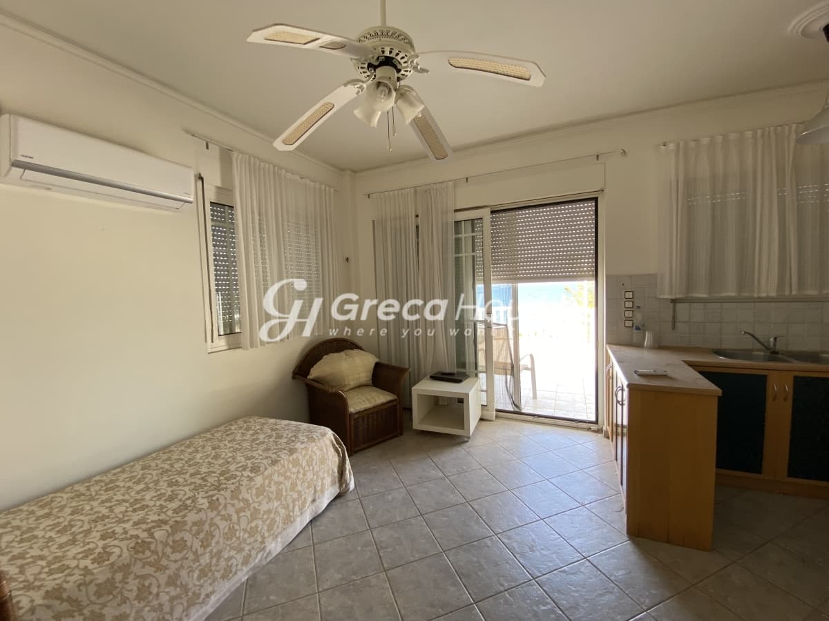 Beachfront Two-Level Villa with Private Garden in Malakonta Eretria, Evia – 10 Meters from the Sea - Photo 22