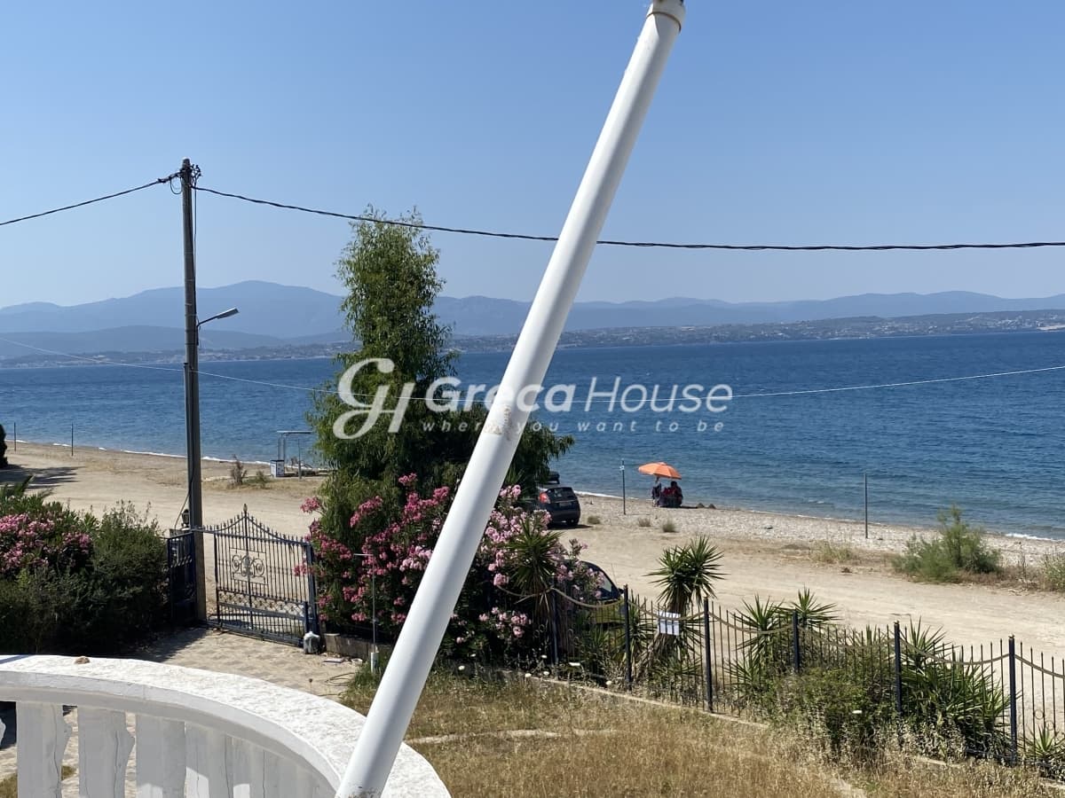 Beachfront Two-Level Villa with Private Garden in Malakonta Eretria, Evia – 10 Meters from the Sea - Photo 13