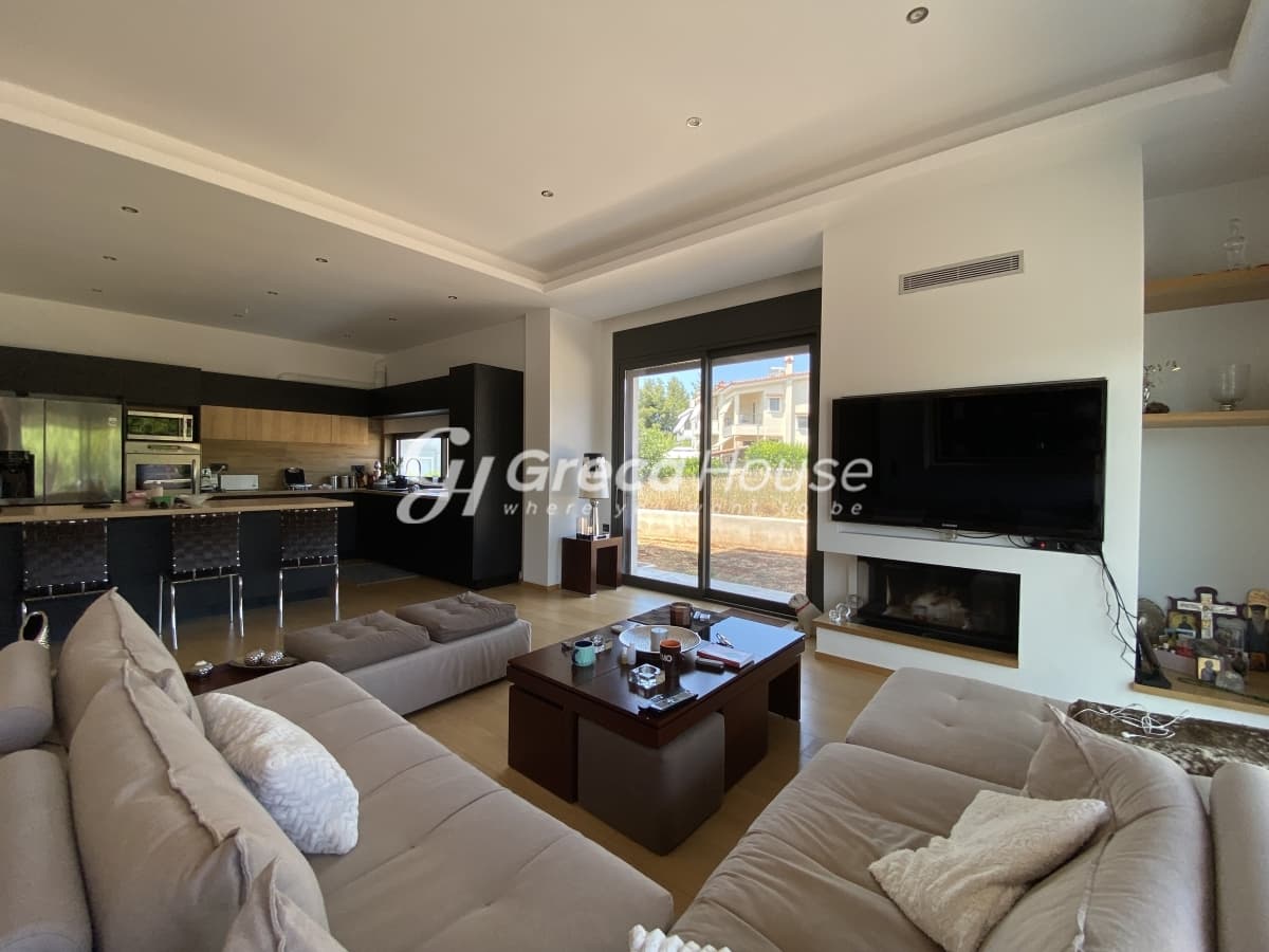 Kifissia, Athens North – New Minimalist Maisonette 196 sqm with Yard, Playroom & Parking - Photo 3