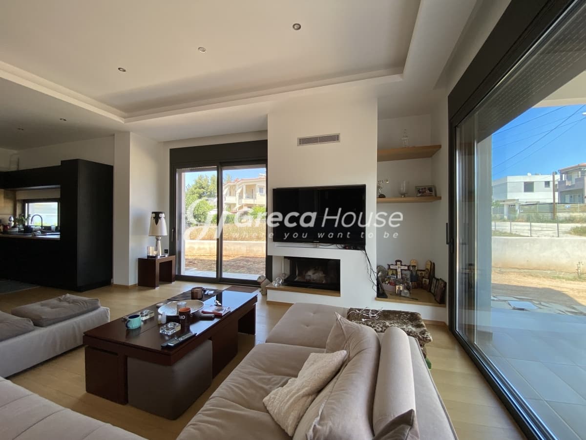 Kifissia, Athens North – New Minimalist Maisonette 196 sqm with Yard, Playroom & Parking - Photo 10