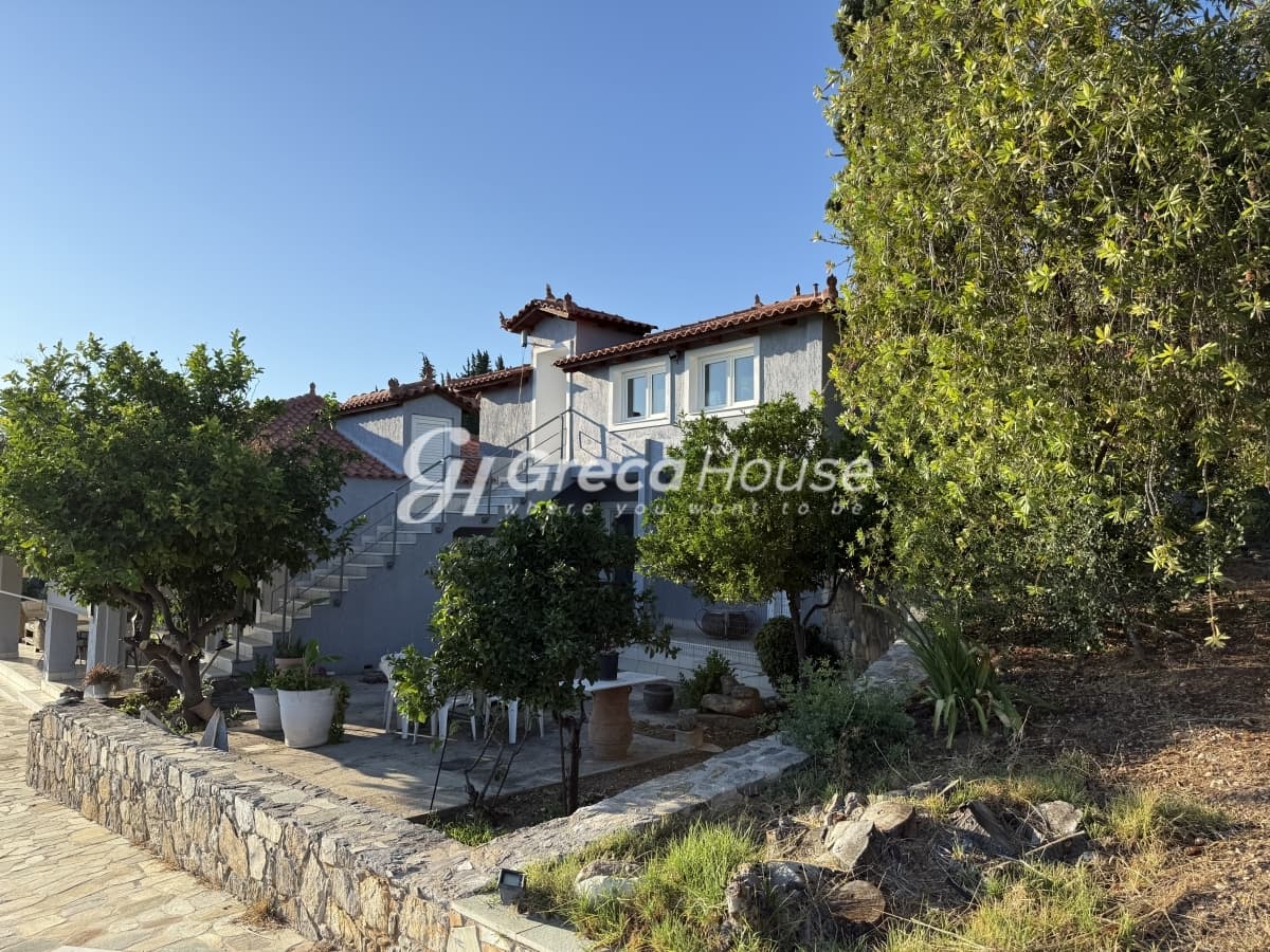 Luxury 571 sq.m. Villa with Private Beach and Guesthouses for Sale in Amarynthos, Evia - Photo 34