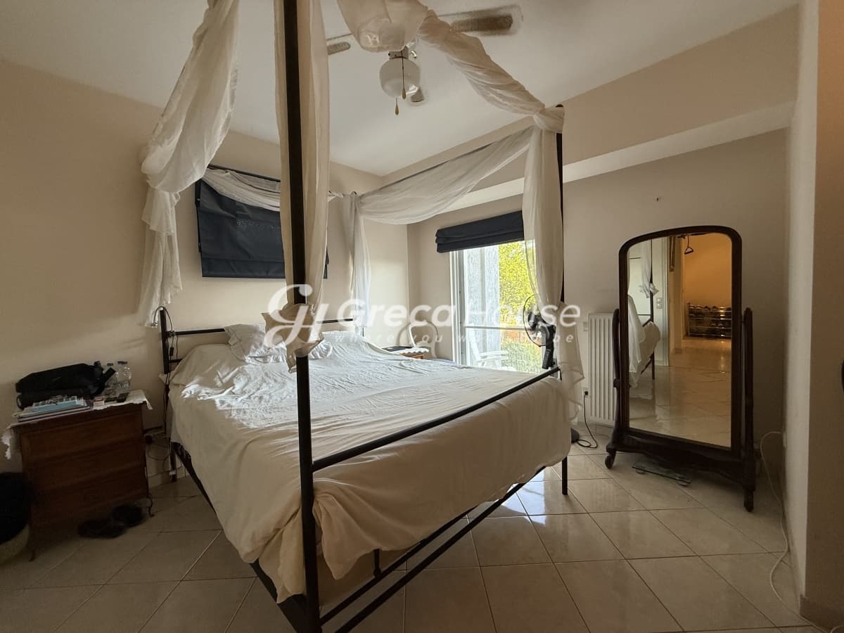 Luxury 571 sq.m. Villa with Private Beach and Guesthouses for Sale in Amarynthos, Evia - Photo 28