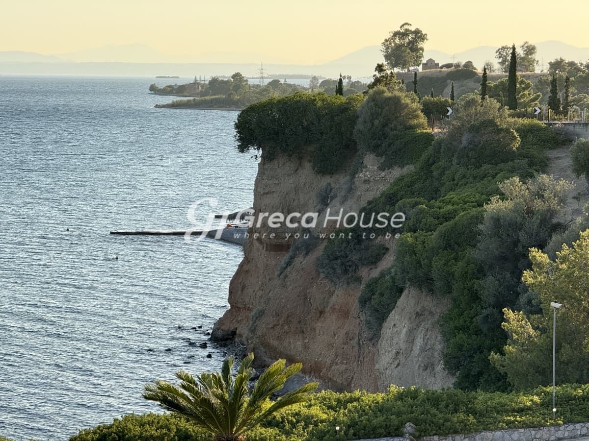 Luxury 571 sq.m. Villa with Private Beach and Guesthouses for Sale in Amarynthos, Evia - Photo 50