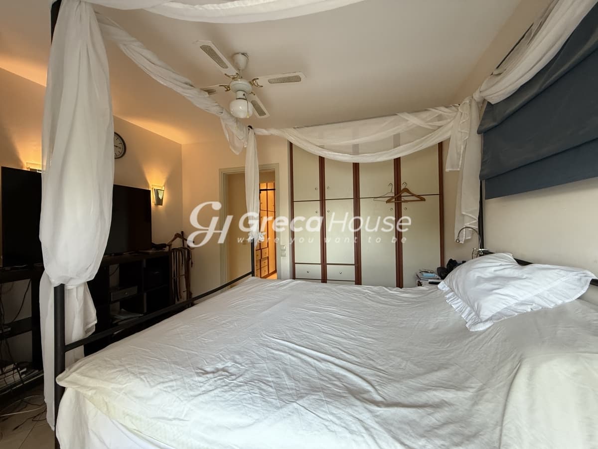 Luxury 571 sq.m. Villa with Private Beach and Guesthouses for Sale in Amarynthos, Evia - Photo 9