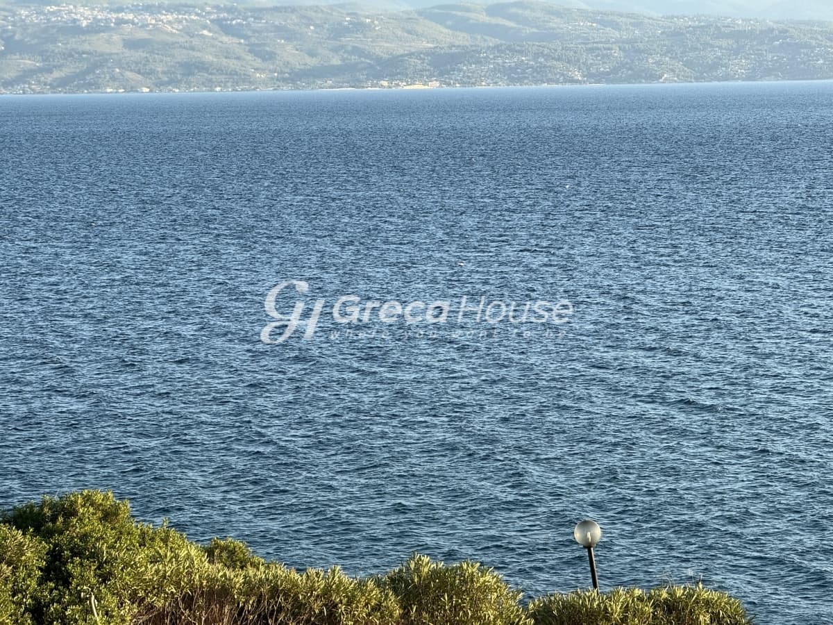 Luxury 571 sq.m. Villa with Private Beach and Guesthouses for Sale in Amarynthos, Evia - Photo 51