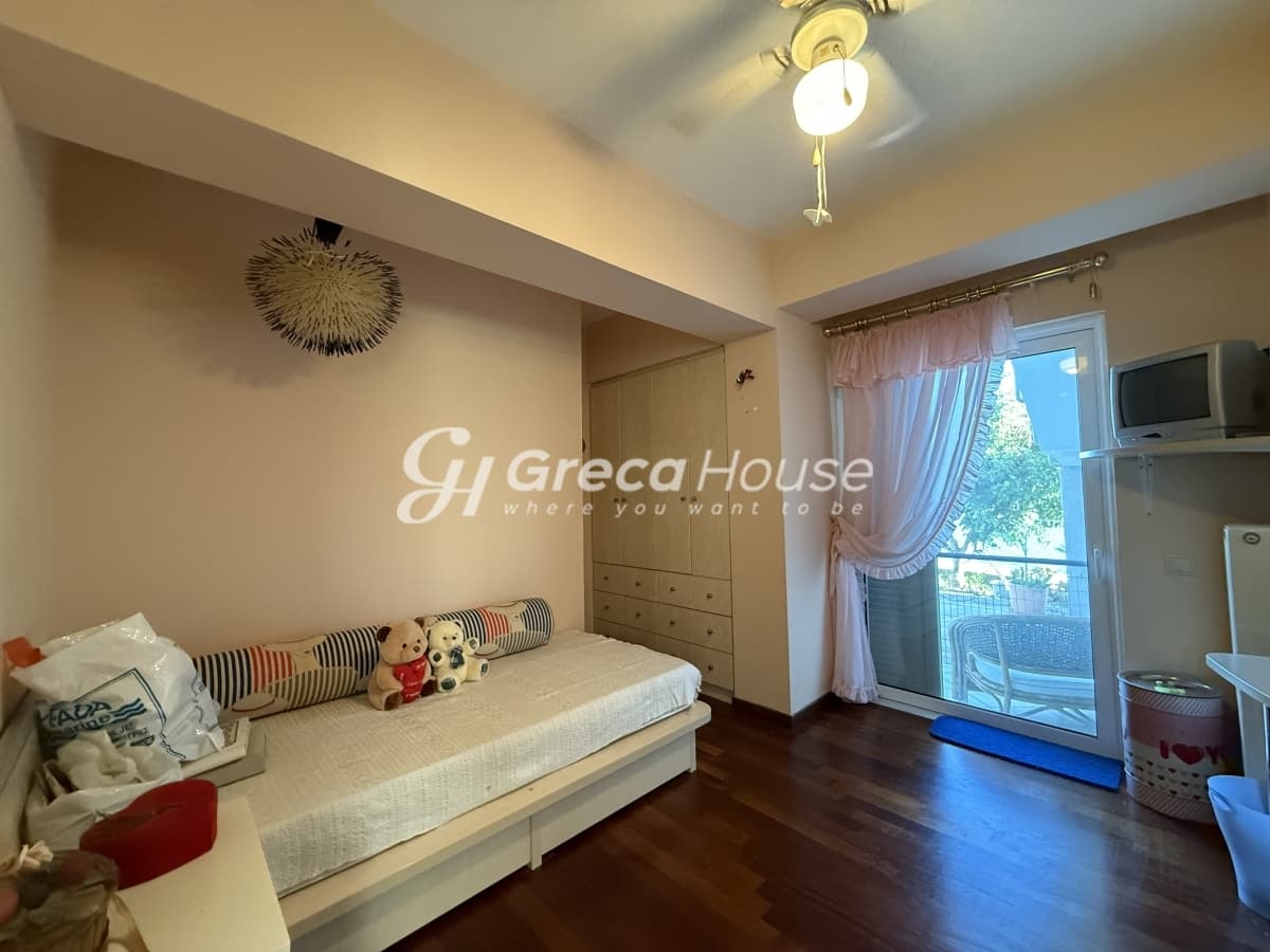 Luxury 571 sq.m. Villa with Private Beach and Guesthouses for Sale in Amarynthos, Evia - Photo 10