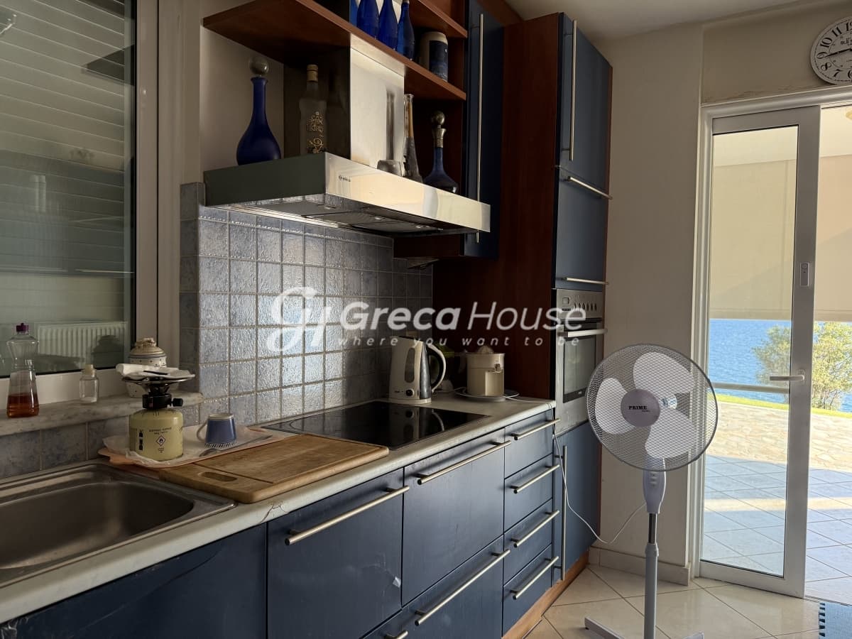 Luxury 571 sq.m. Villa with Private Beach and Guesthouses for Sale in Amarynthos, Evia - Photo 26