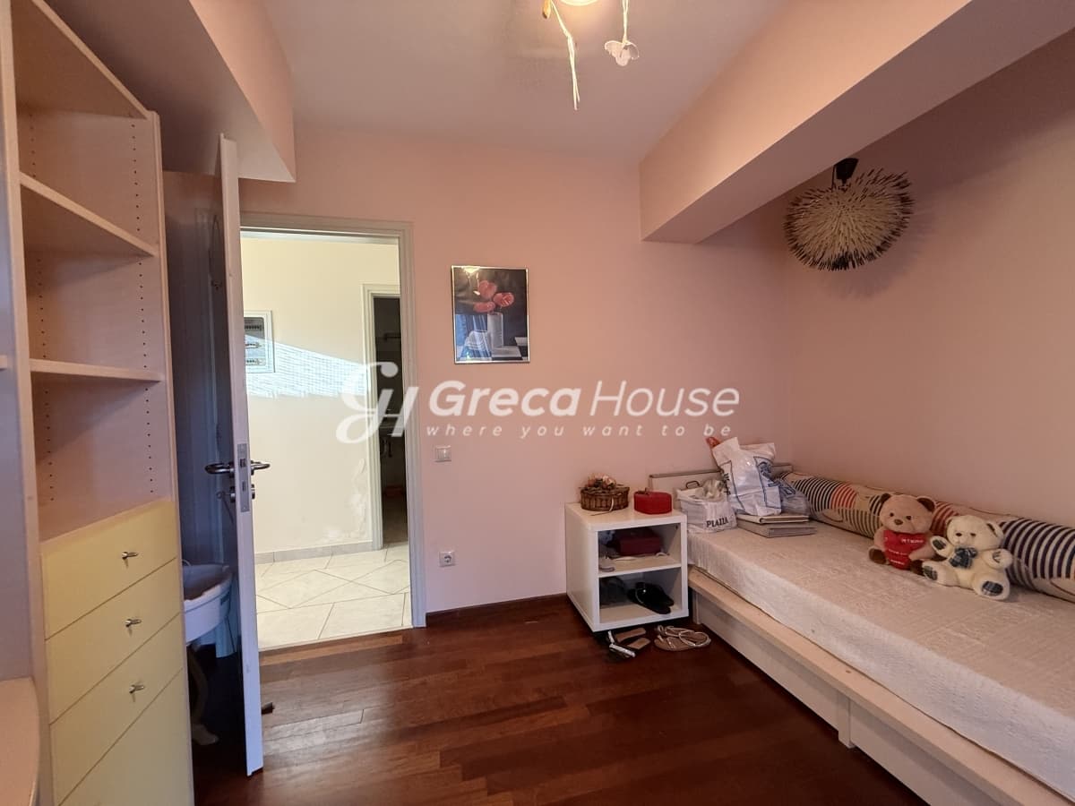 Luxury 571 sq.m. Villa with Private Beach and Guesthouses for Sale in Amarynthos, Evia - Photo 12