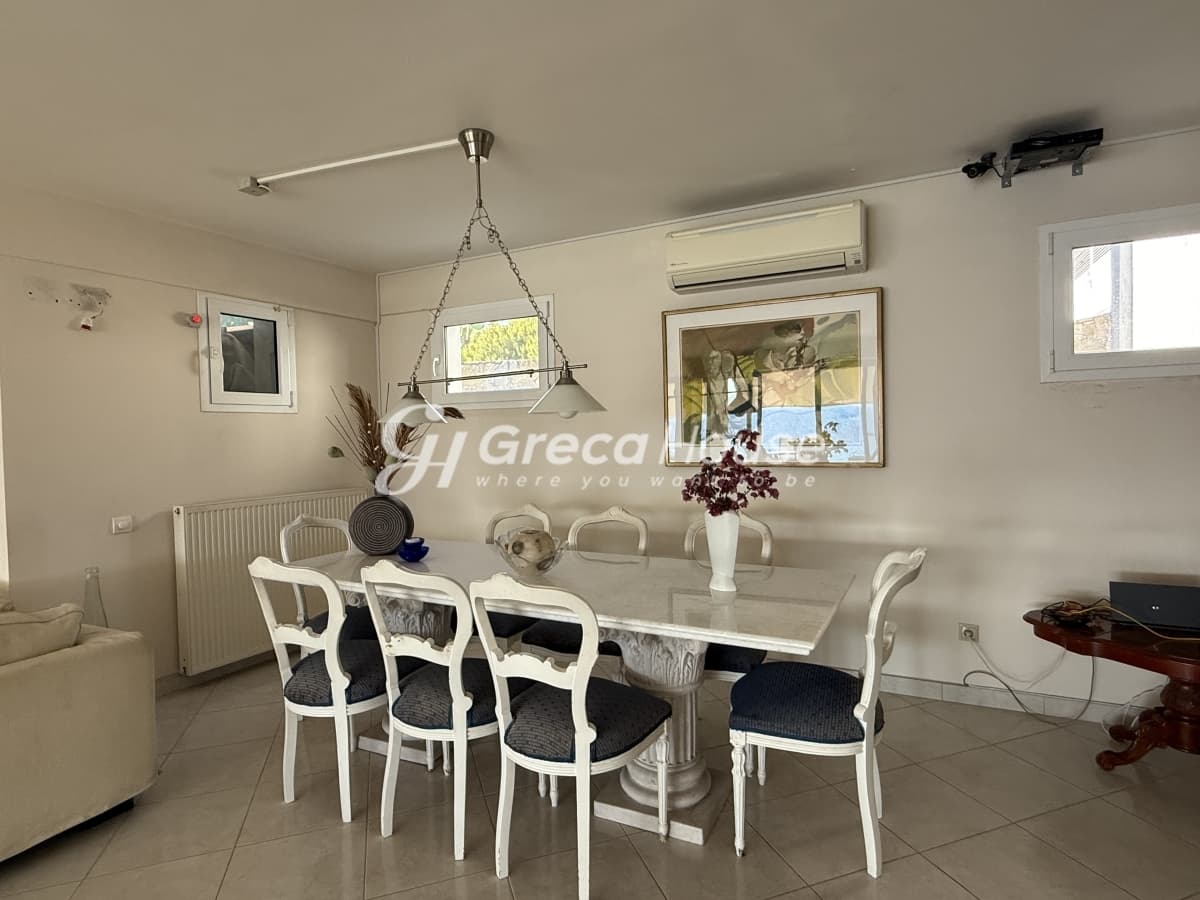 Luxury 571 sq.m. Villa with Private Beach and Guesthouses for Sale in Amarynthos, Evia - Photo 4