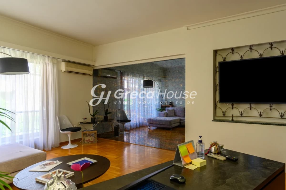 Elegant 2-Bedroom Apartment in Kolonaki, Athens - Photo 2