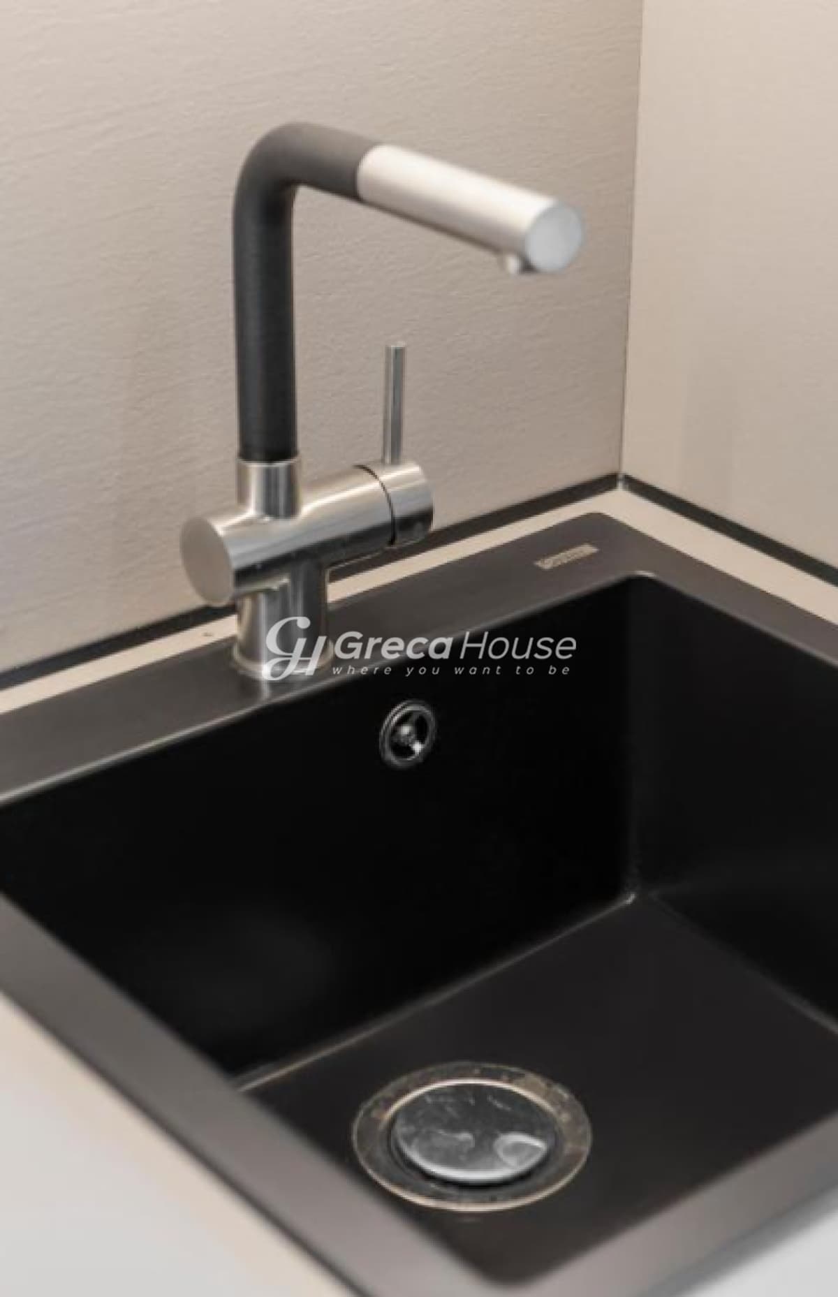 Renovated 1-Bedroom Apartment in Vardaris, Thessaloniki – 5th Floor, Views, Metro Access & Golden Visa Eligible - Photo 11