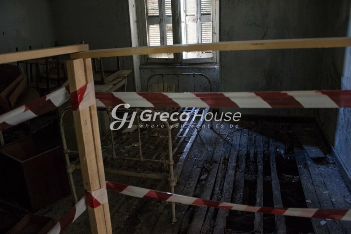美国广场 – 独特新哥特式别墅 | 受保护建筑，高剩余建筑面积 - 张照片 24