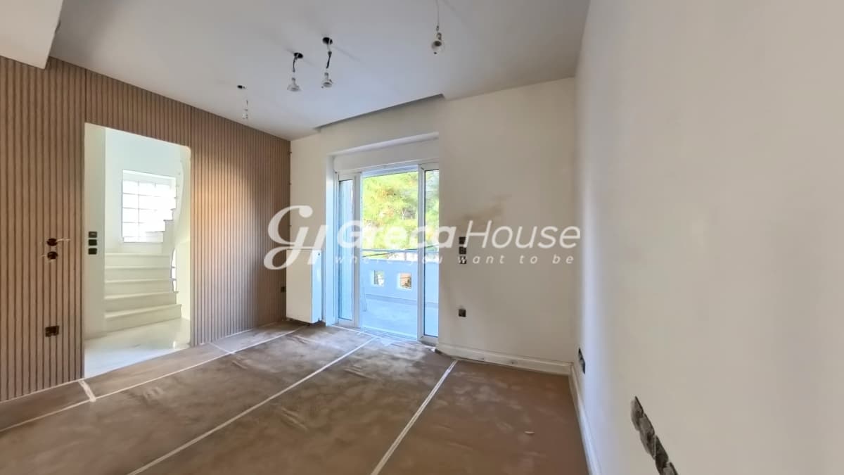 Renovated 4-Bed Townhouse for Sale in Marousi, Paradisos, North Athens - Photo 40