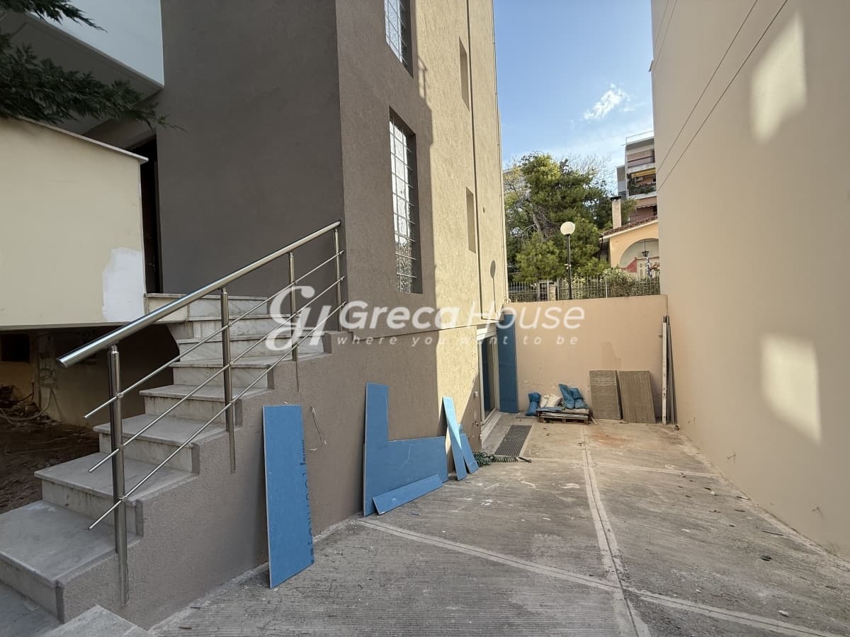 Renovated 4-Bed Townhouse for Sale in Marousi, Paradisos, North Athens - Photo 11