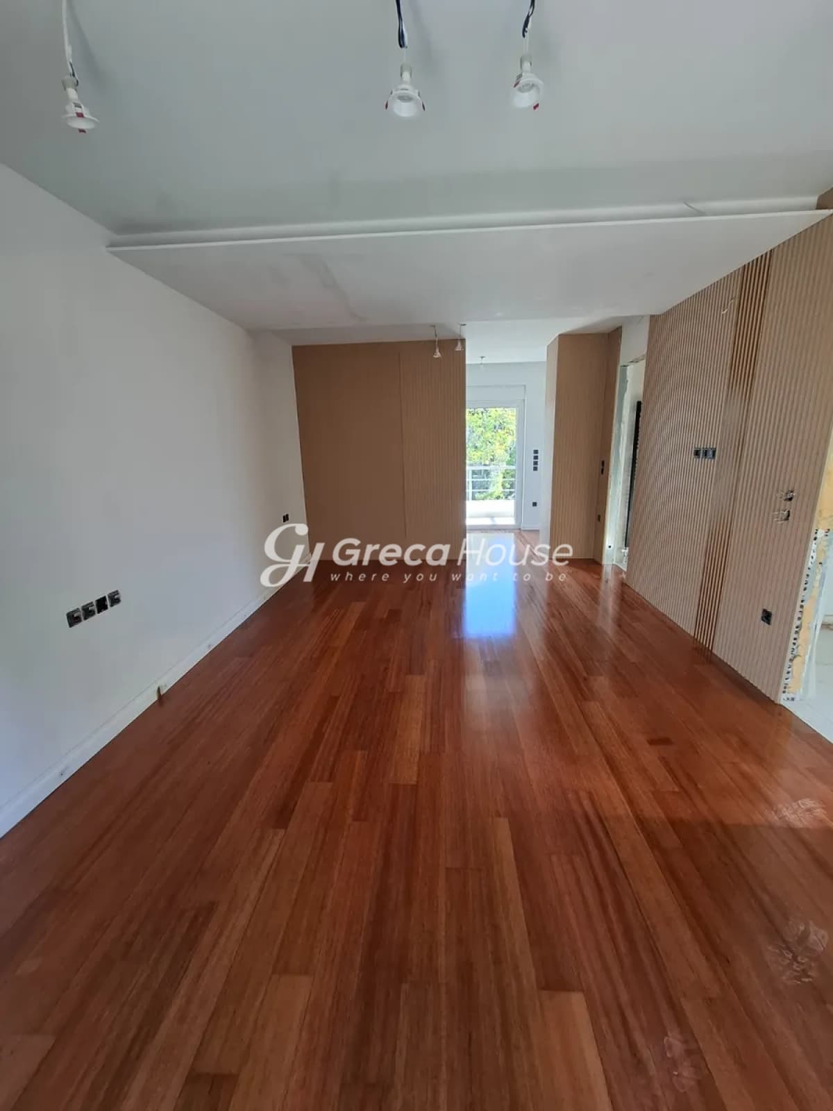 Renovated 4-Bed Townhouse for Sale in Marousi, Paradisos, North Athens - Photo 16