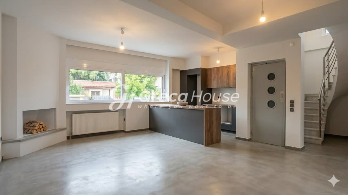 Renovated 4-Bed Townhouse for Sale in Marousi, Paradisos, North Athens - Photo 1