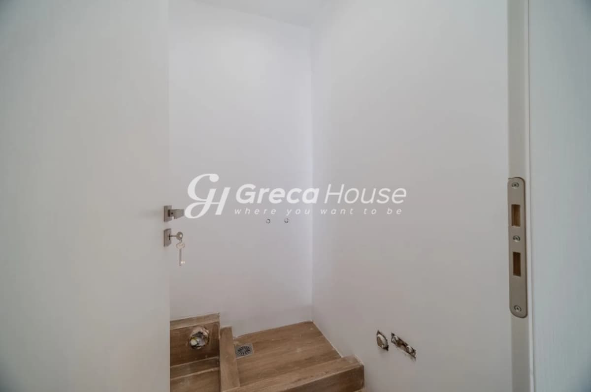 Fully Renovated Luxury 81m² Apartment for Sale on 1st Floor, Kypseli Square - Photo 33