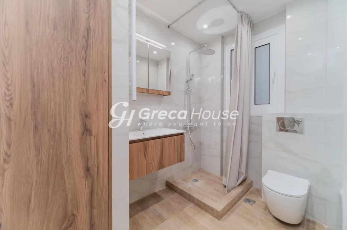 Fully Renovated Luxury 81m² Apartment for Sale on 1st Floor, Kypseli Square - Photo 12
